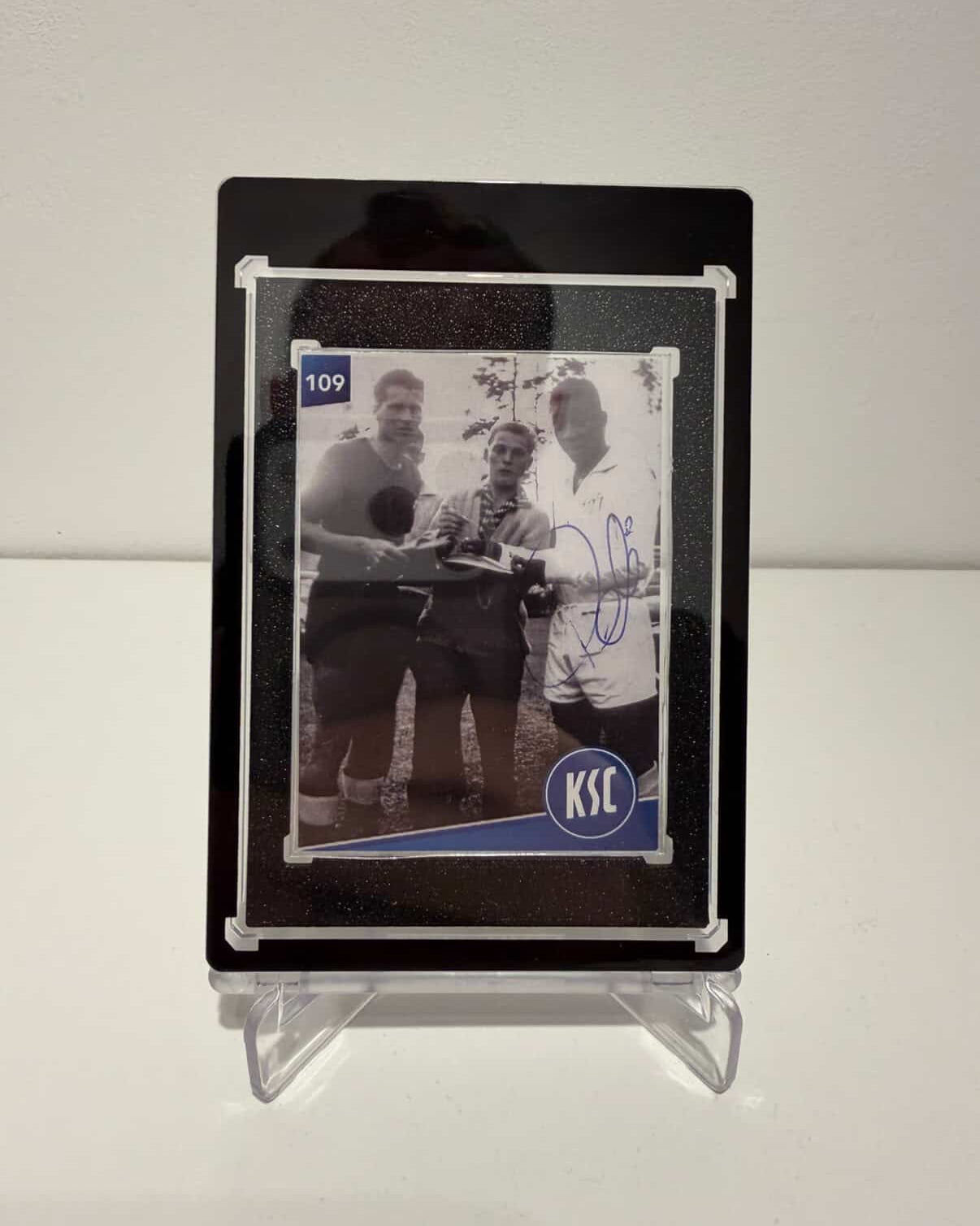 One-Touch Magnetic Holder mit custom Inlay für Vintage Sammelbilder & Sticker